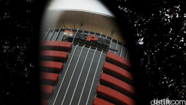 KPK akan segera memiliki gedung baru yang kini proses pembangunannya sudah masuk ke tahap akhir. Gedung KPK yang baru, sengaja dibangun dengan warna merah putih, sebagai simbol KPK milik Indonesia. Hasan Alhabshy