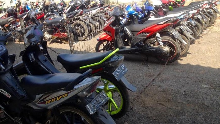Contoh Purwakarta! Pelajar yang Bawa Motor Tak Punya SIM Dirazia