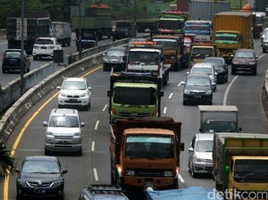 Truk Dibatasi Masuk Tol Jakarta-Cikampek, Uji Coba Senin Depan