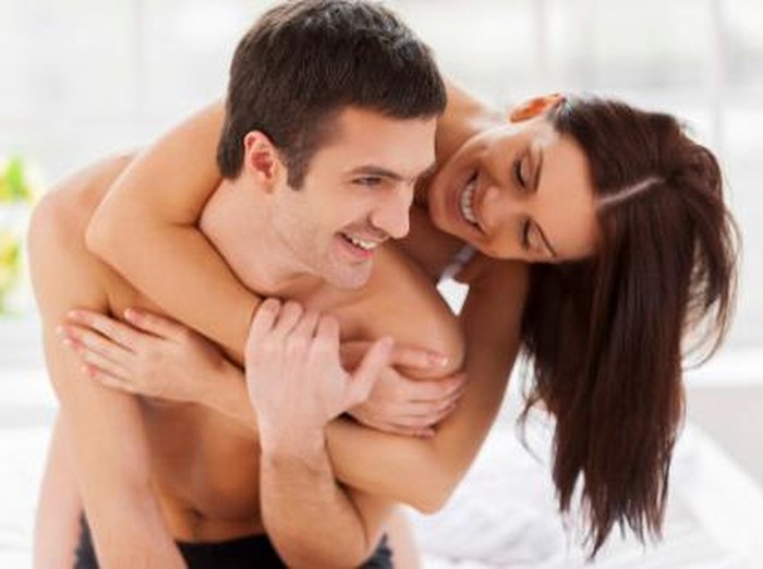 Pria harus tahu kesalahan-kesalahan yang biasanya mereka lakukan saat foreplay. Foto: thinkstock Pria harus tahu kesalahan-kesalahan yang biasanya mereka lakukan saat foreplay. Foto: thinkstock