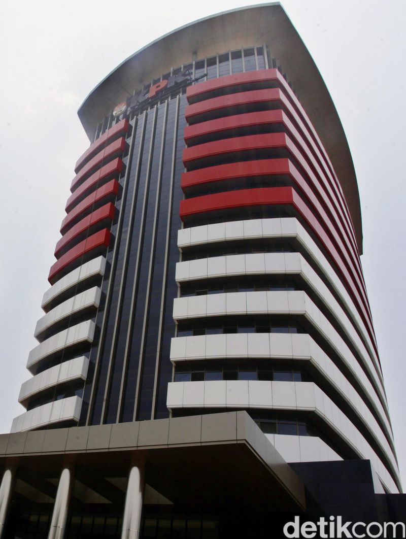 KPK akan segera memiliki gedung baru yang kini proses pembangunannya sudah masuk ke tahap akhir. Gedung KPK yang baru, sengaja dibangun dengan warna merah putih, sebagai simbol KPK milik Indonesia. Hasan Alhabshy