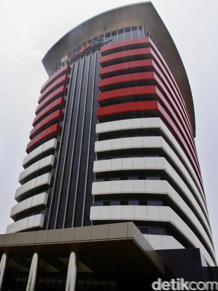 KPK akan segera memiliki gedung baru yang kini proses pembangunannya sudah masuk ke tahap akhir. Gedung KPK yang baru, sengaja dibangun dengan warna merah putih, sebagai simbol KPK milik Indonesia. Hasan Alhabshy