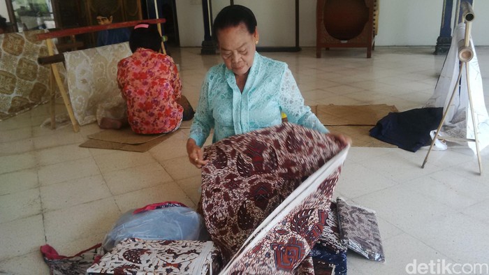 Cerita Nyi Lurah Martosentono, Legenda Hidup Pembatik Keraton Yogyakarta