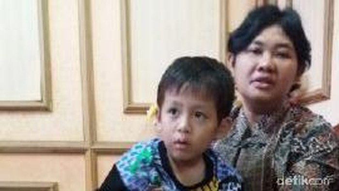 Bocah yang Terlantar Sebatang Kara di Palembang Akhirnya Dijemput Keluarga