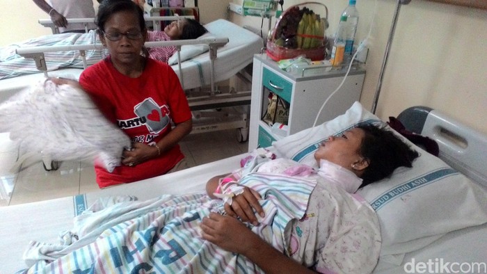 Yuli Korban Crane Roboh Kondisinya Sadar Tapi Belum Bisa Bicara