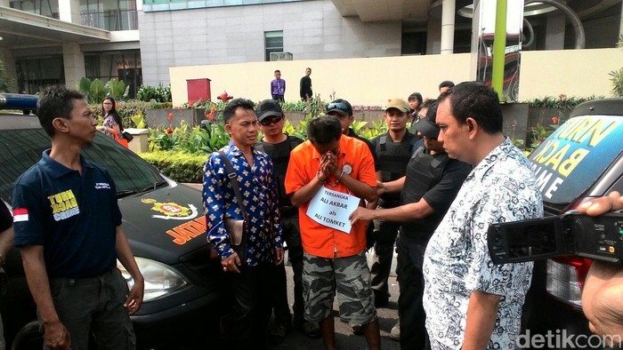Gara-gara Tak Pakai Helm dan Jaket, Ali Tomket Ulang Rekonstruksi