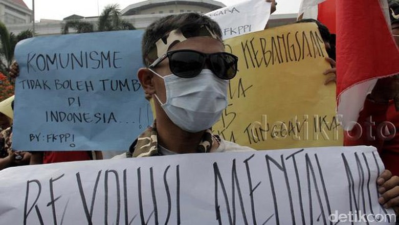 Eks Wapres Try Sutrisno Ingatkan Bahaya Gerakan Komunis Gaya Baru Eks Wapres Try Sutrisno Ingatkan Bahaya Gerakan Komunis Gaya Baru