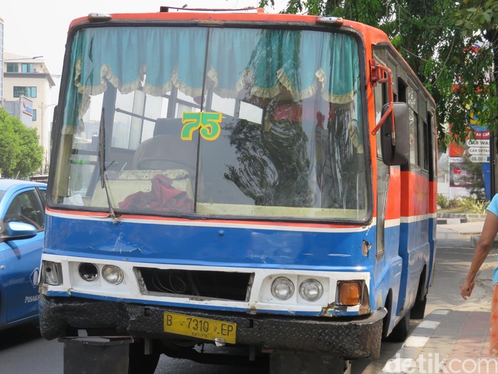 Dirut Metromini: Syarat Jadi Sopir Punya SIM A dan Hafal Rute