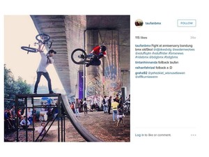 Cerita Keluarga yang Memilih Melihat dari Kejauhan saat Taufan BMX Beraksi