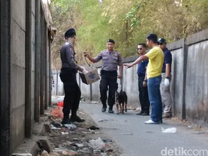 Begini Penampakan Diduga Pelaku Saat Bawa Kardus Mayat Bocah