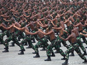 TNI Terus Bantu Pengejaran Penyerang Polsek Sinak