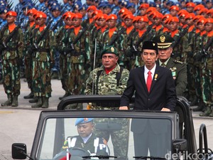 Presiden Jokowi Pantau Proses Evakuasi Korban Aviastar