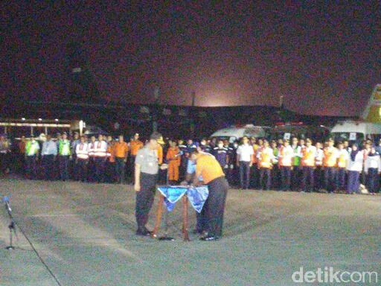 Kabasarnas Pimpin Upacara Penyerahan Jenazah Korban Aviastar Kabasarnas Pimpin Upacara Penyerahan Jenazah Korban Aviastar