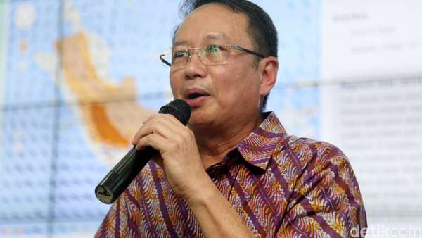 Jokowi Minta SOP Penanganan Bencana Diperjelas Jokowi Minta SOP Penanganan Bencana Diperjelas