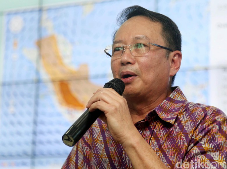 Jokowi Minta SOP Penanganan Bencana Diperjelas Jokowi Minta SOP Penanganan Bencana Diperjelas
