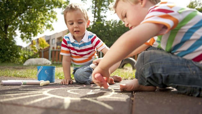 Aneka Cara yang Bisa Bikin Anak Kreatif