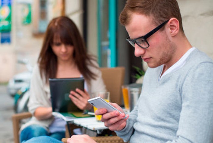 ilustrasi kecanduan gadget