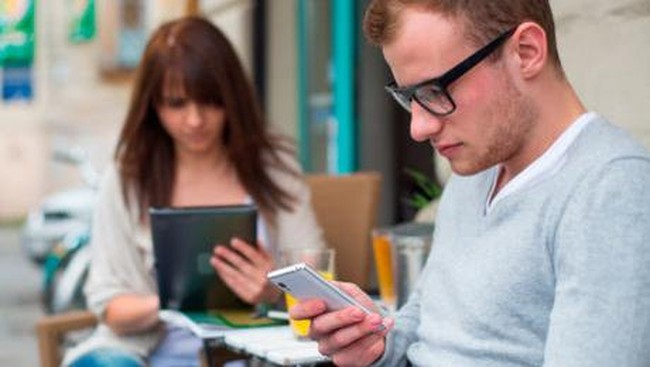 Alasan Kesehatan, Ini Waktu-waktu yang Dilarang Untuk Mengecek Ponsel