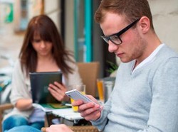 Terlalu Sering Main TikTok dan YouTube Bikin Brain Rot? Ini Kata Para Ahli