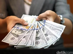 Dolar AS Masih Betah di Rp 13.500