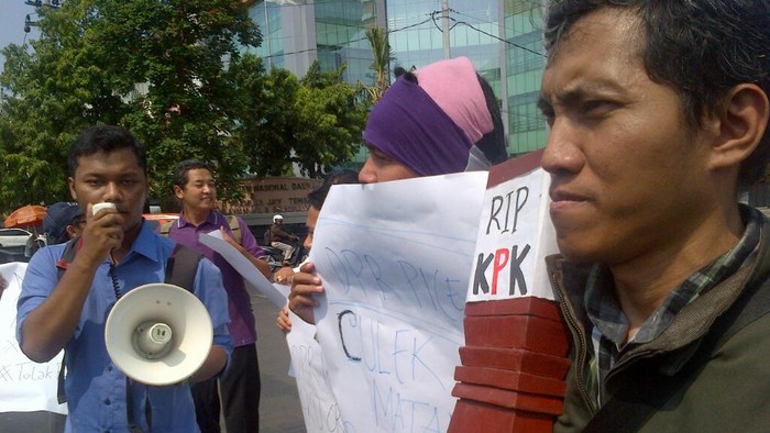 Aktivis Semarang Blacklist Anggota DPR Pengusul Revisi UU KPK Dari Jateng