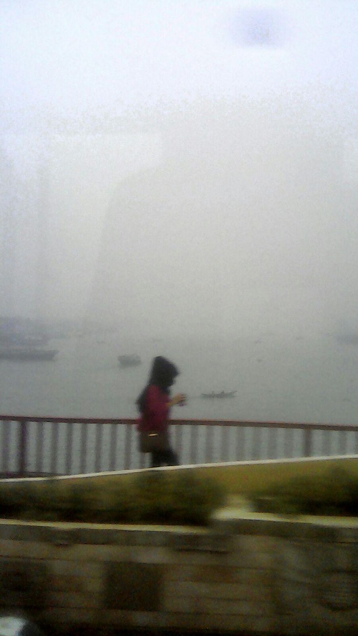 Asap Tebal Kepung Palembang Sore Ini, Samarkan Keindahan Sungai Musi