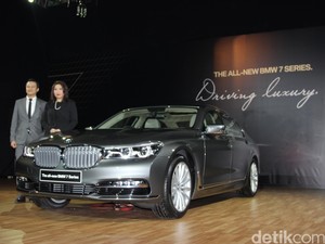 BMW Luncurkan Sedan Mewah Seri 7