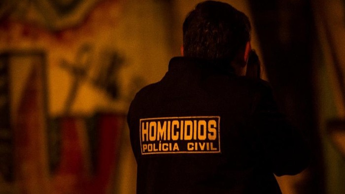 A total of 58,559 people died violent deaths in Brazil in 2014, or about 160 every day -- and police actions were the second-biggest cause, new statistics said (AFP Photo/Yasuyoshi Chiba)