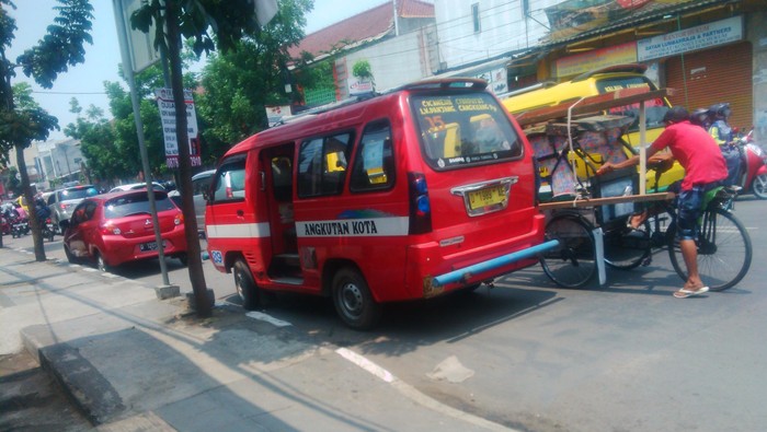 Suara Sopir Angkot 05 Tanggapi Sebutan Brengsek Oleh Ridwan Kamil