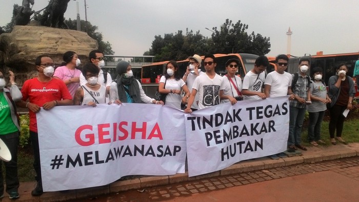 Kampanye #MelawanAsap, Para Artis Galang Dukungan di Patung Kuda Monas
