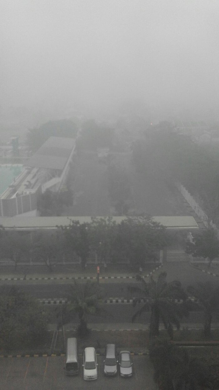 Meski Dikepung Asap, Anak-anak di Palembang Tetap Semangat Bersekolah