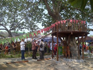 Ditemani 5 Dubes, Ahok Resmikan RPTRA di Pulau Untung Jawa Pagi Ini