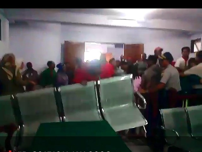 Video Kericuhan di PN Tual, Massa Melawan Aparat dan Merusak Pengadilan
