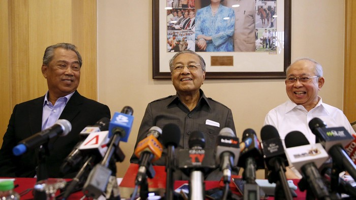 Mahathir Mohamad dan Tokoh UMNO Minta Pembebasan Pengkritik PM Najib