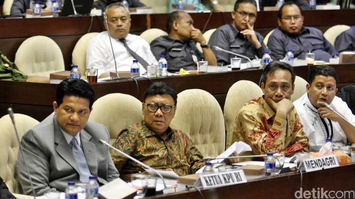 KPU Jelaskan Rancangan Peraturan Pilkada Calon Tunggal ke Komisi II DPR