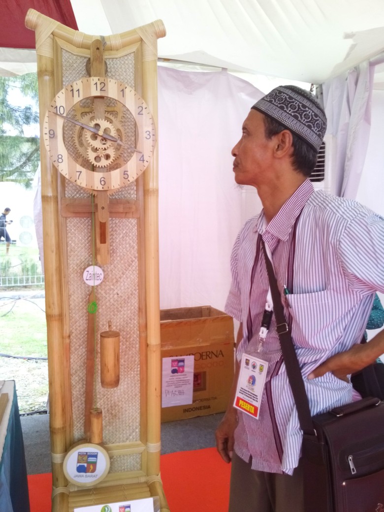 Termotivasi Thomas Alfa Edison, Zainullah Sukses Bikin Jam Gravitasi Bumi Termotivasi Thomas Alfa Edison, Zainullah Sukses Bikin Jam Gravitasi Bumi
