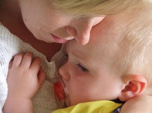 Cara Tepat Mengatasi Anak yang Sakit karena Kangen Seseorang