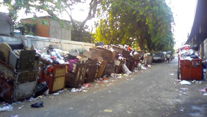 Warga di Mangga Besar Minta Petugas Rajin Angkut Tumpukan Sampah yang Bikin Bau