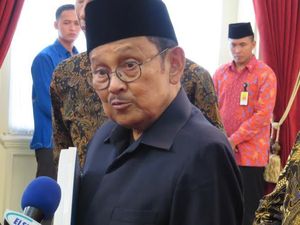 BJ Habibie: Jangan Sekali-kali Ingin Menjadi Pahlawan!