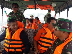 Pencarian Heli yang Jatuh di Danau Toba Diperpanjang Hingga Selasa