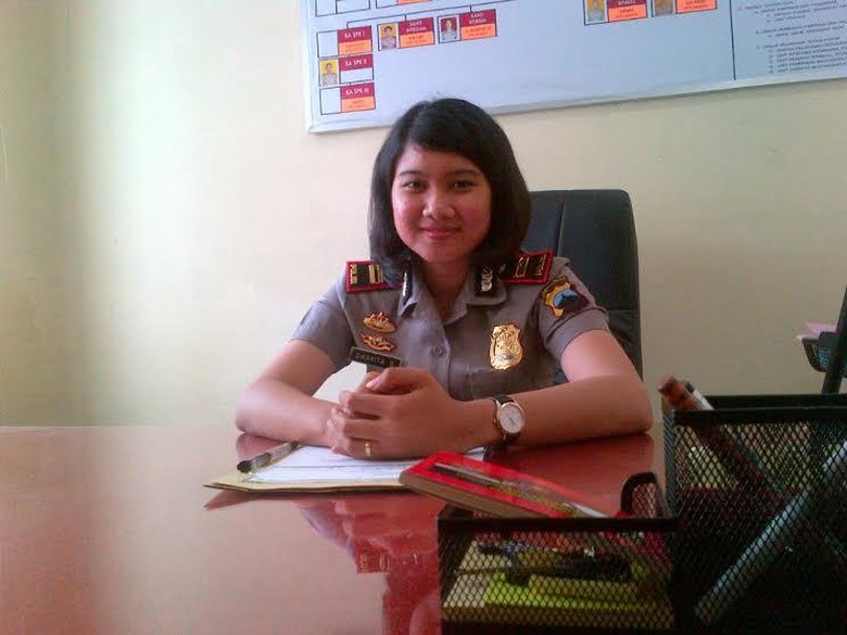 Hebat, Polwan ini Jadi Kapolsek Termuda di Jawa Hebat, Polwan ini Jadi Kapolsek Termuda di Jawa