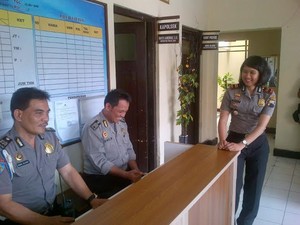 Cara Kapolsek Muda Dhayita Hadapi Anak Buah dan Menyapa dengan Senyum Manis