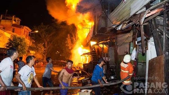 Kebakaran di Pademangan Padam, 16 Rumah Semi Permanen Hangus