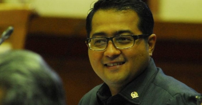 Teuku Riefky Harsya