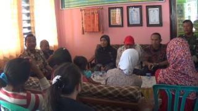 Guru Pemberi Hukuman Telanjang Siswa SD Minta Maaf Guru Pemberi Hukuman Telanjang Siswa SD Minta Maaf
