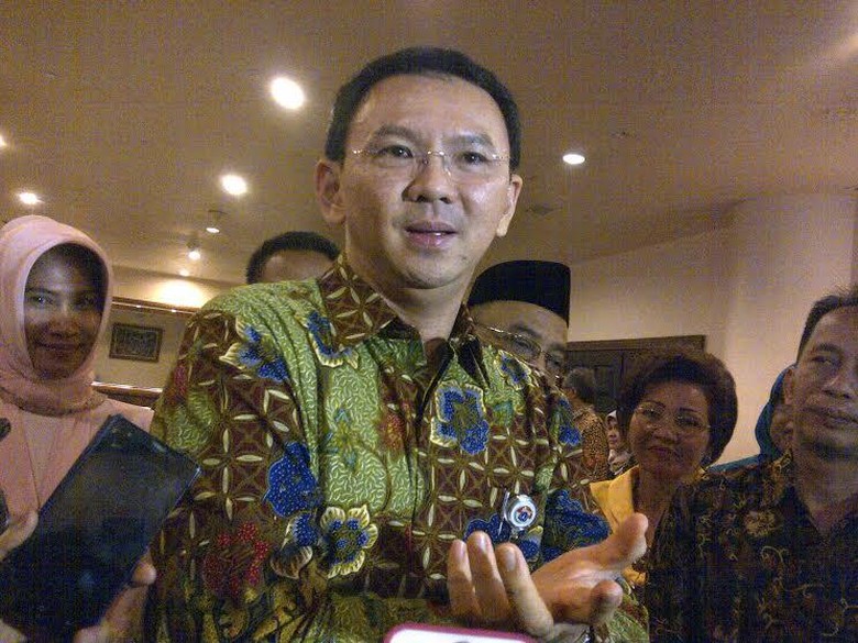 Larang Kegiatan Zikir di Monas, Ahok: EO-nya Nyewain Lapak ke PKL! Larang Kegiatan Zikir di Monas, Ahok: EO-nya Nyewain Lapak ke PKL!