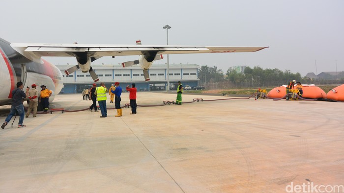 Begini Cara Kerja Pesawat Bantuan Australia Padamkan Api di Sumsel