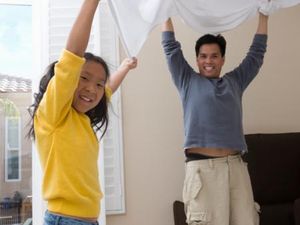 Pentingnya Andil Ayah dalam Mengasuh Anak Perempuan