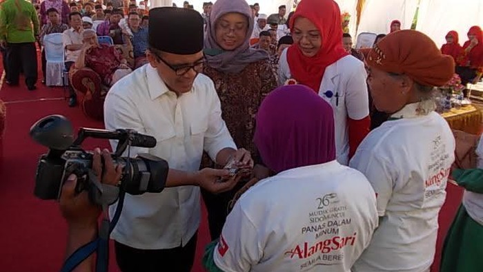 Ratusan Warga Miskin Operasi Katarak Gratis