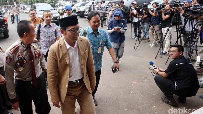 Cerita Lucu Ridwan Kamil yang Diingatkan Paspampres Saat Nonton Final di GBK